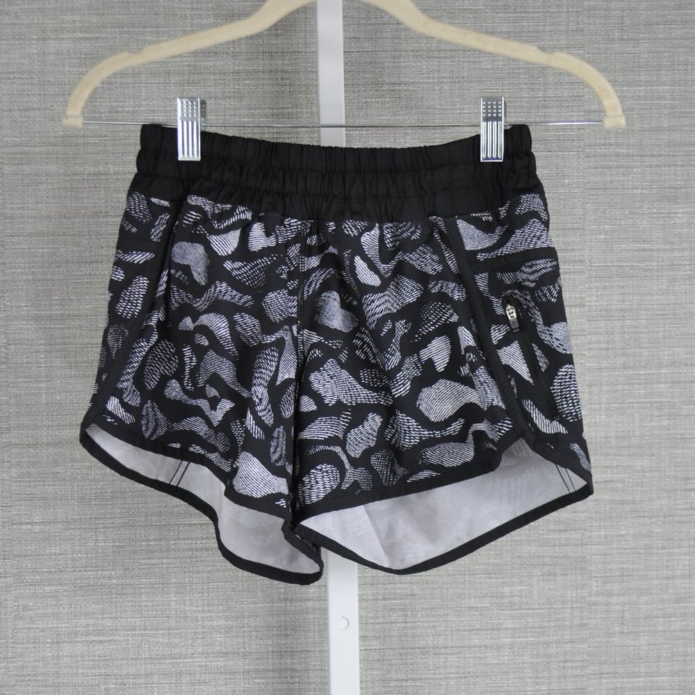 🚫SOLD🚫 Lululemon Tracker Shorts - Size 6